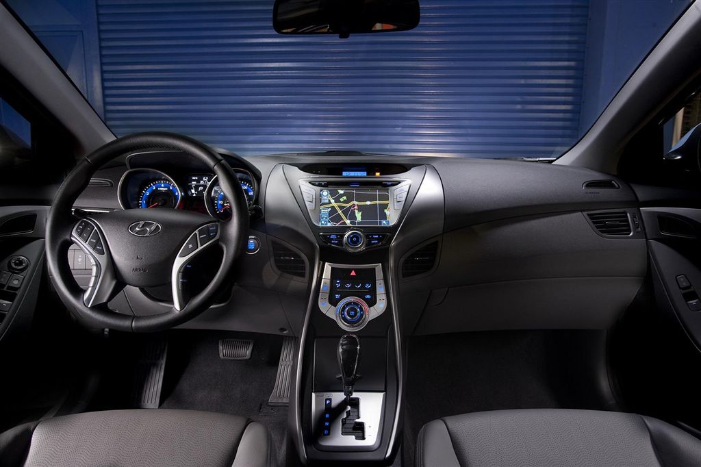  - Hyundai Elantra 2011
