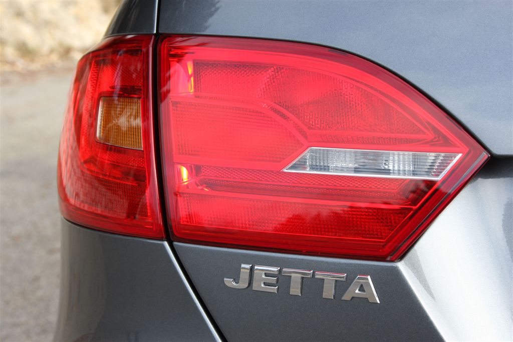  - Volkswagen Jetta 1.6 TDI DSG7