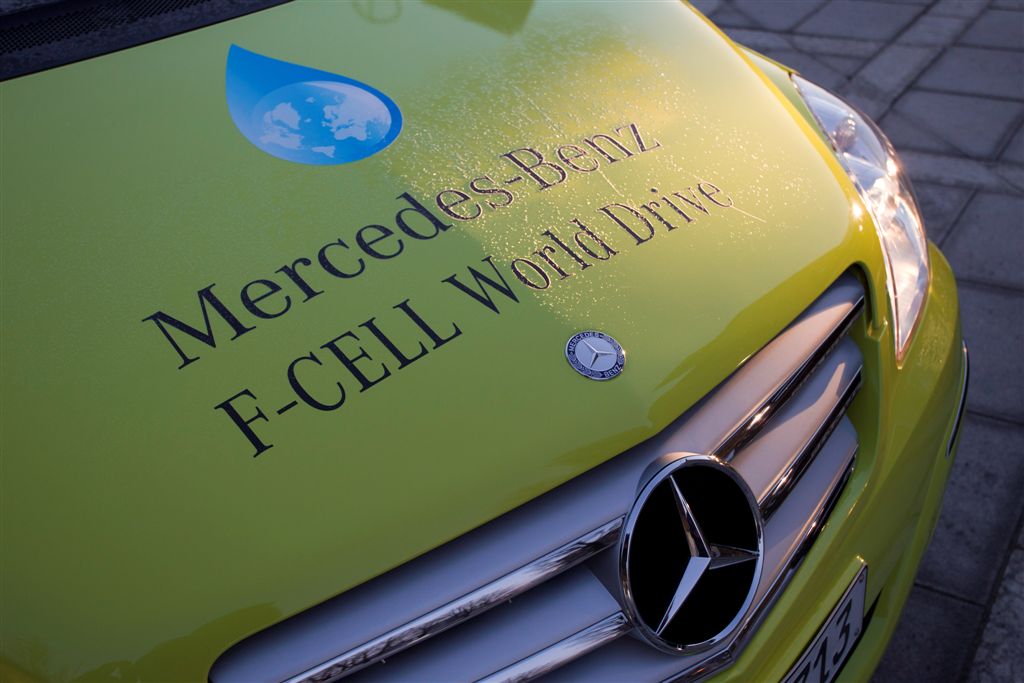  - Mercedes F Cell World Drive
