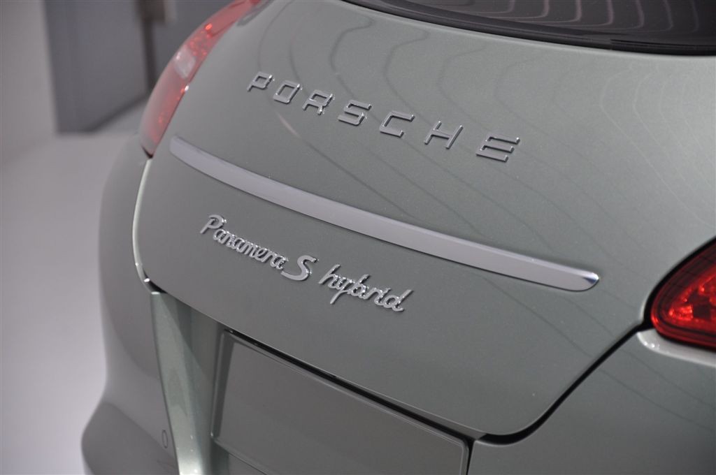  - Porsche Panamera Hybrid