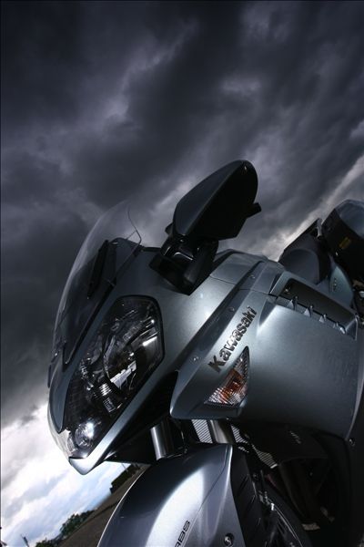  - Kawasaki GTR 1400 : la Yamaha FJR a du souci à se faire