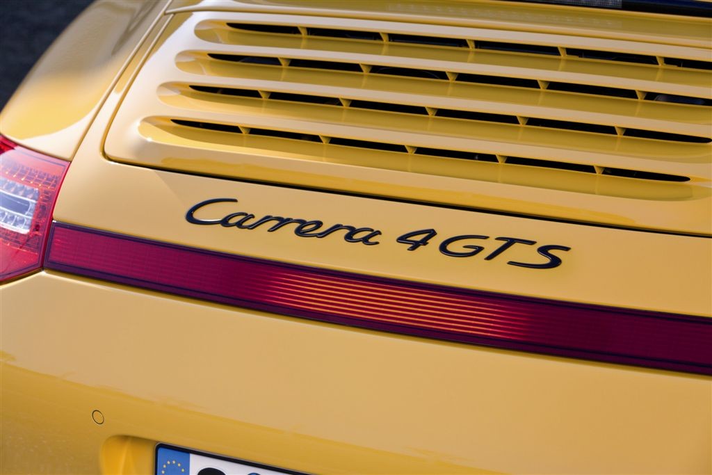  - Porsche 911 Carrera 4 GTS