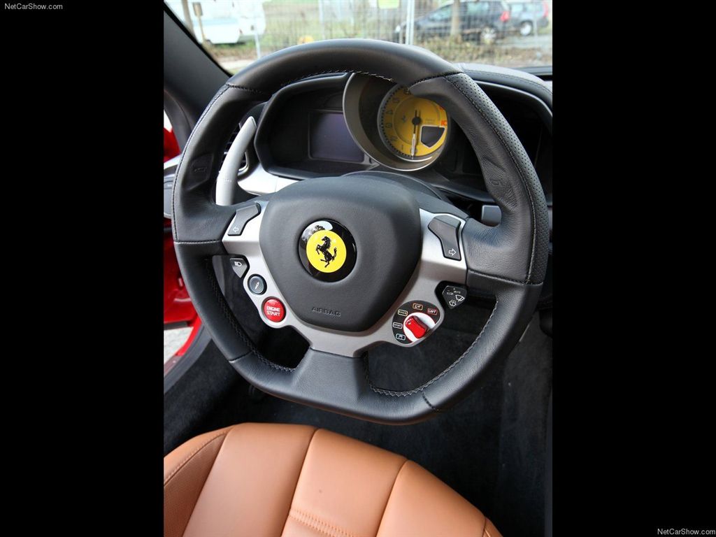  - Ferrari 458 Italia VS Lamborghini Gallardo 550-2 Valentino Balboni