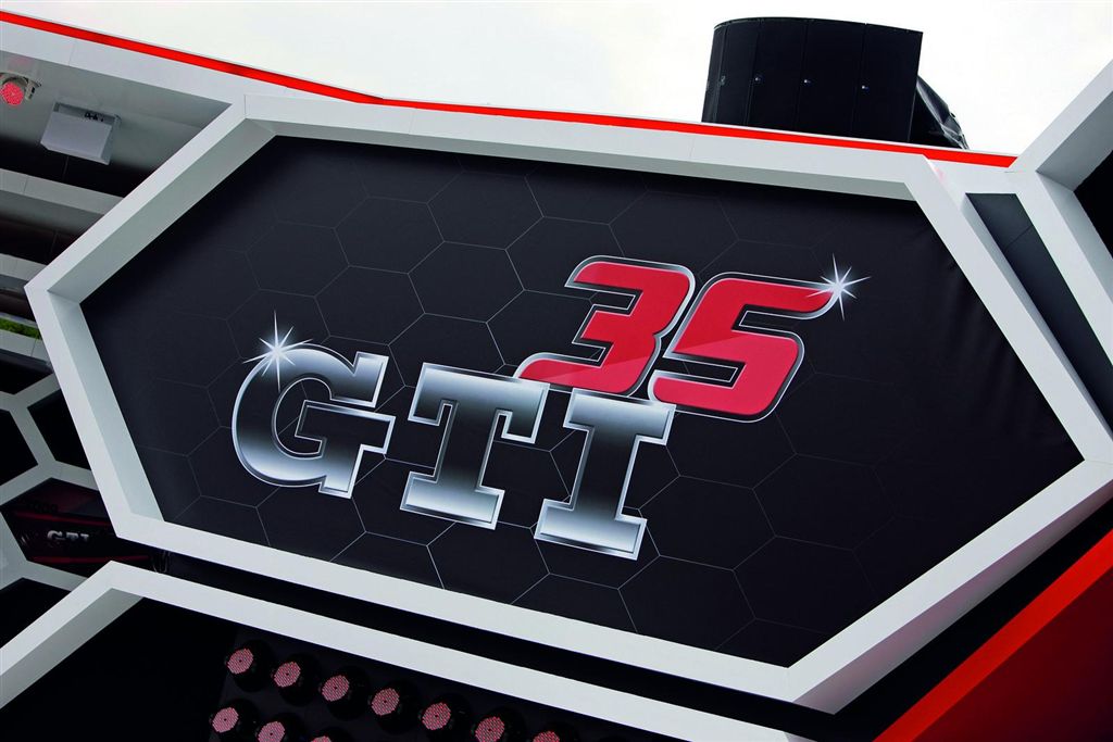  - Golf Cabriolet GTI Concept et R Concept 
