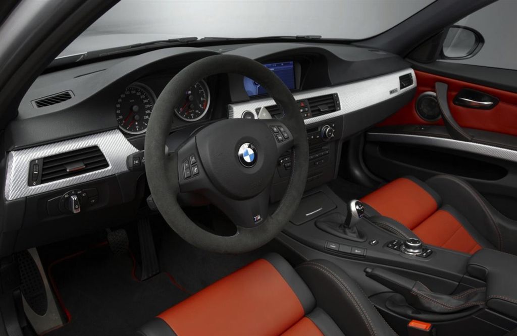  - BMW M3 CRT 