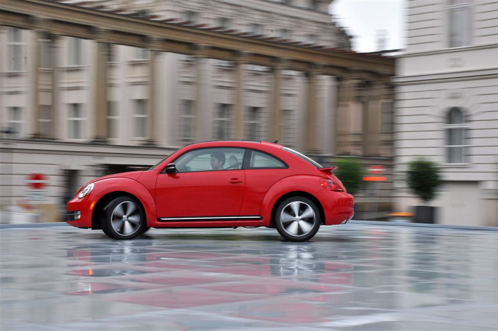  - Volkswagen Beetle 2.0 TSI 200 ch