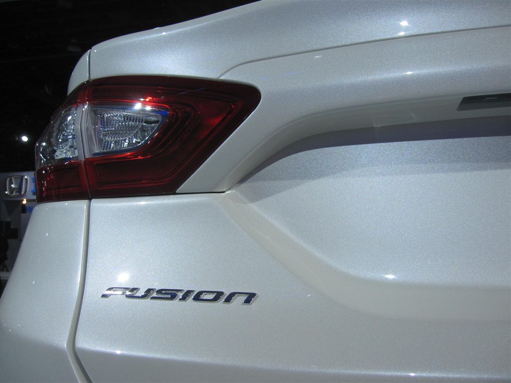  - Ford Fusion Detroit 2012 live