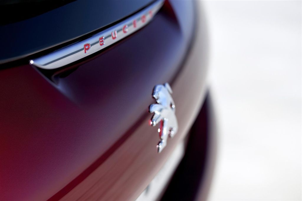  - Peugeot 208 GTI Concept 