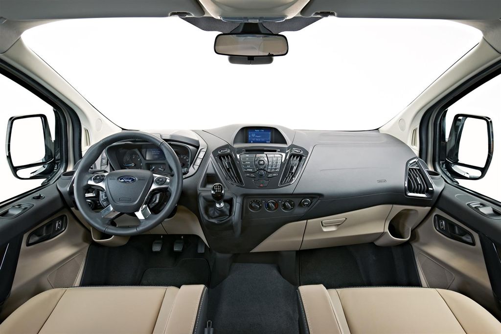  - Ford Tourneo Custom Concept 