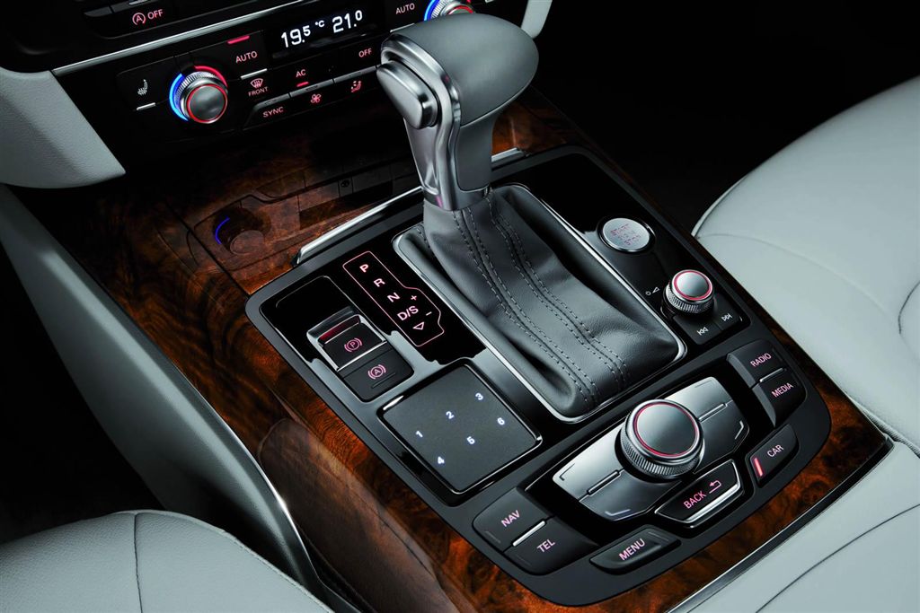  - Audi A6 L e-tron