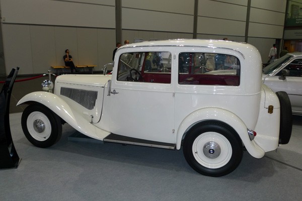  - Surprise à l'Amicom 2012 : des autos de collection exceptionnelles
