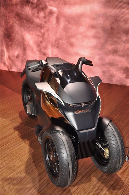  - Peugeot Onyx Scooter Concept
