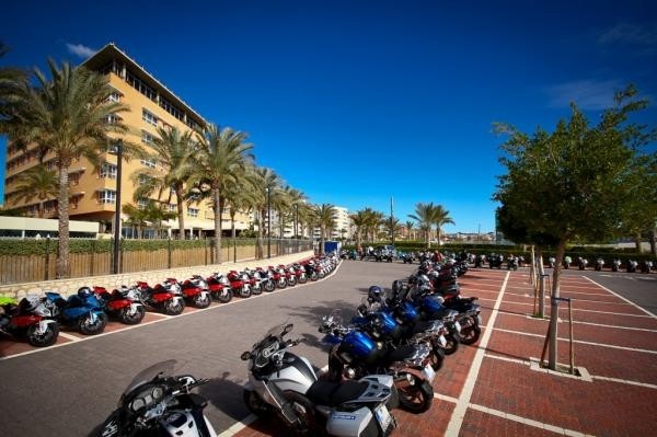  - BMW vous invite à essayer toutes ses motos dans le sud de l'Espagne... Voici le BMW Motorrad Test Camp.