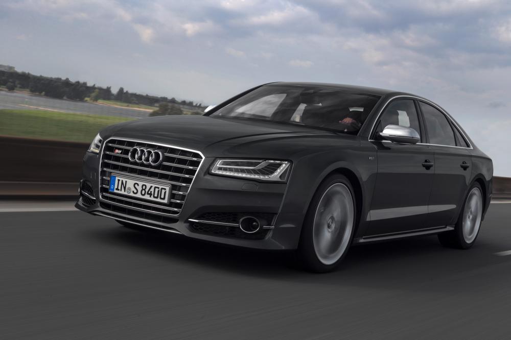  - Audi S8 (2013)