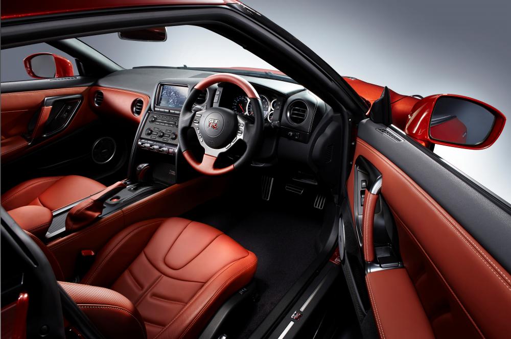  - Nissan GT-R 2014