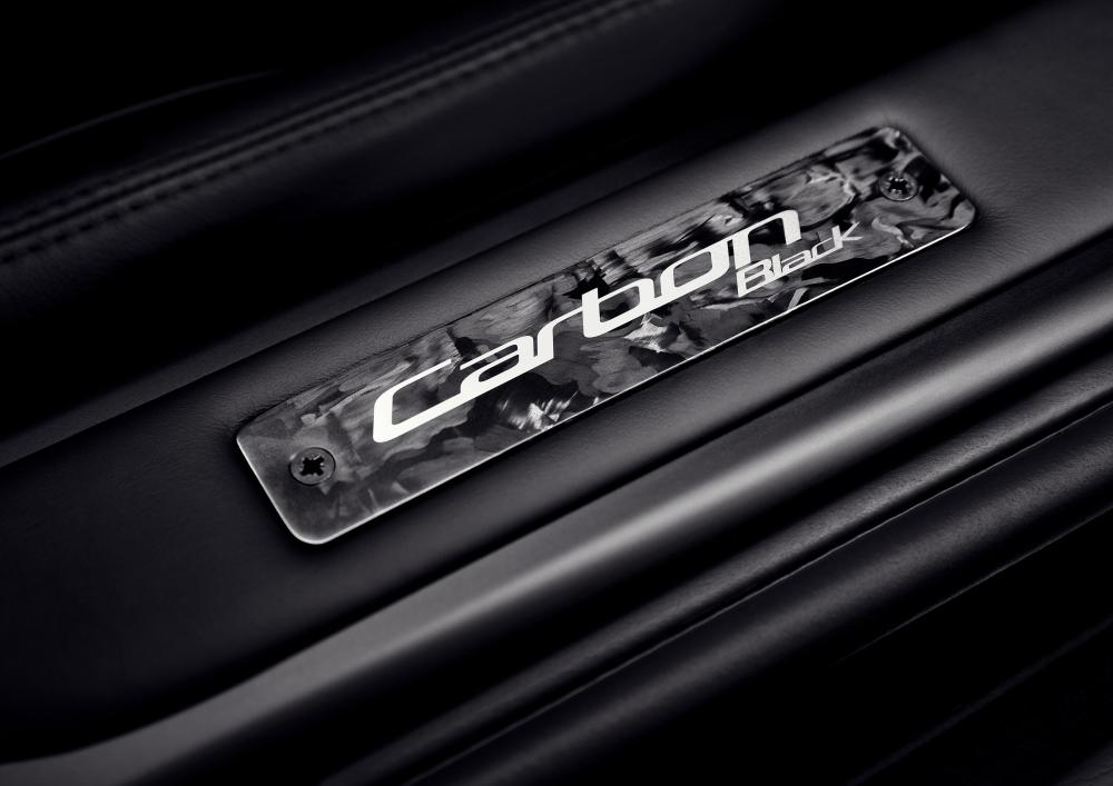  - Aston Martin DB9 Carbon Black et Carbon White