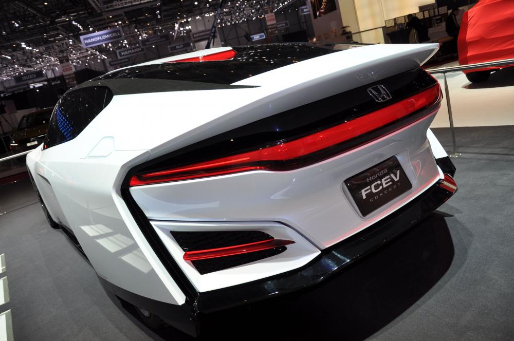  - Honda FCEV Concept