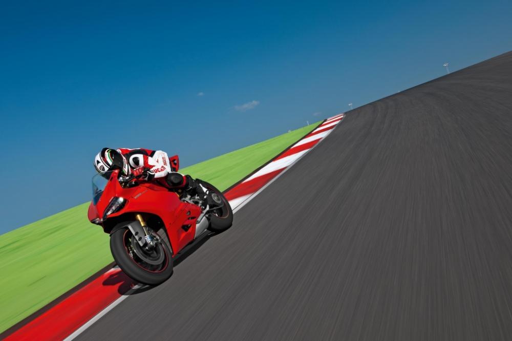  - Ducati 2014 : stages pilotage, roulages Desmotrack, journée Desmo Clubs et Ducati Week
