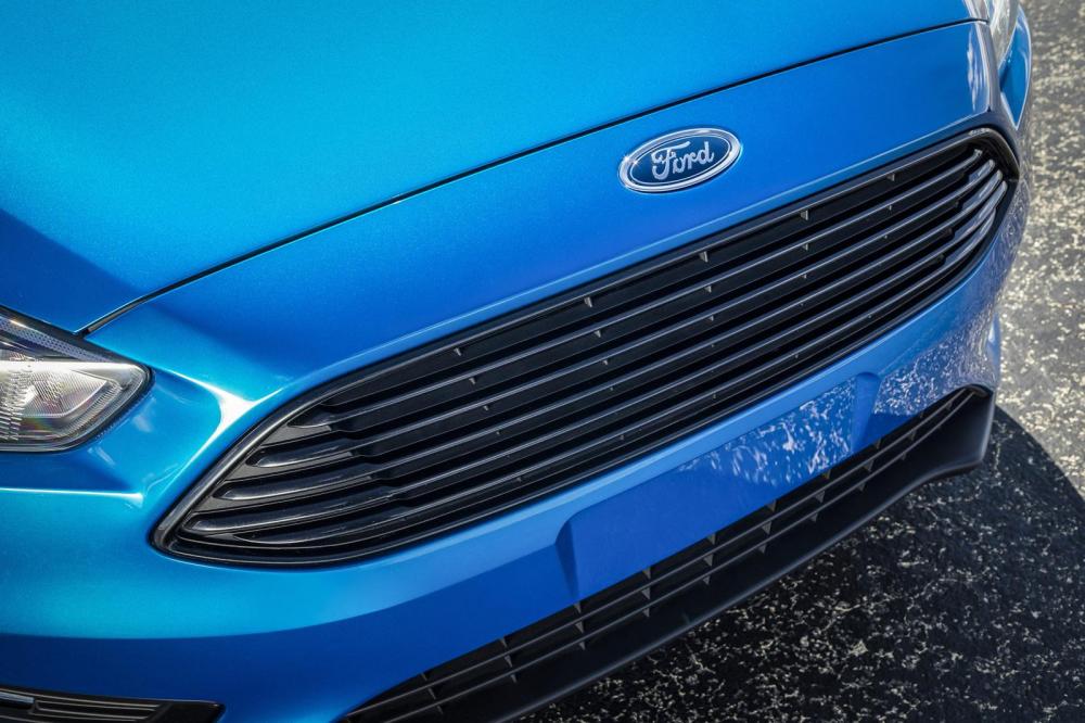  - Ford Focus tricorps restylée