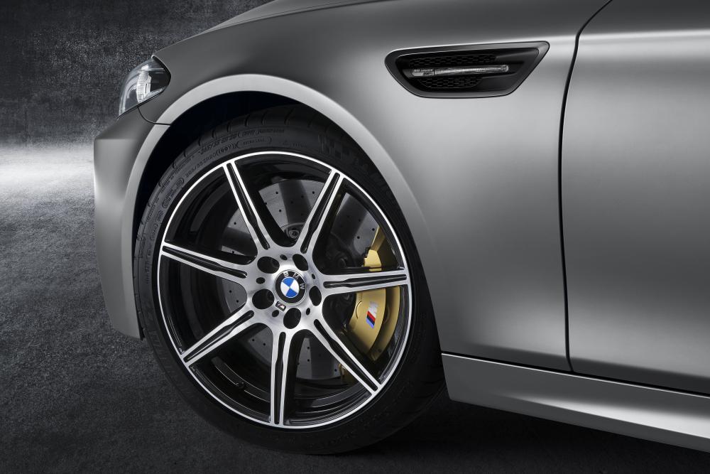  - BMW M5 30ème anniversaire