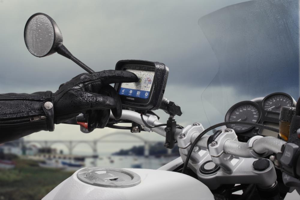  - TomTom Rider V4 : le GPS moto aux "Routes sinueuses"