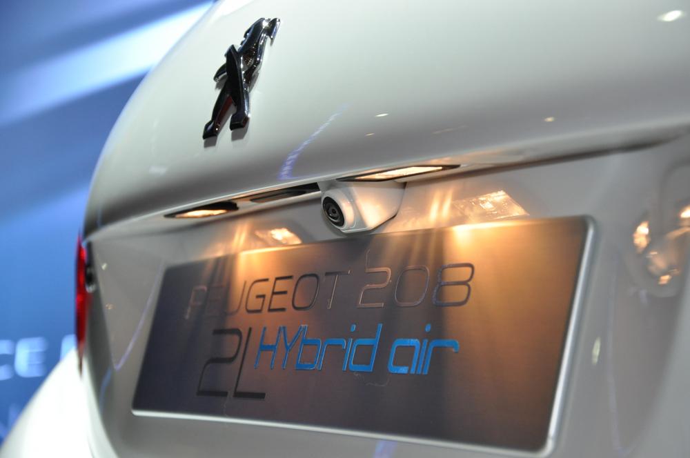  - Peugeot 208 Hybrid Air