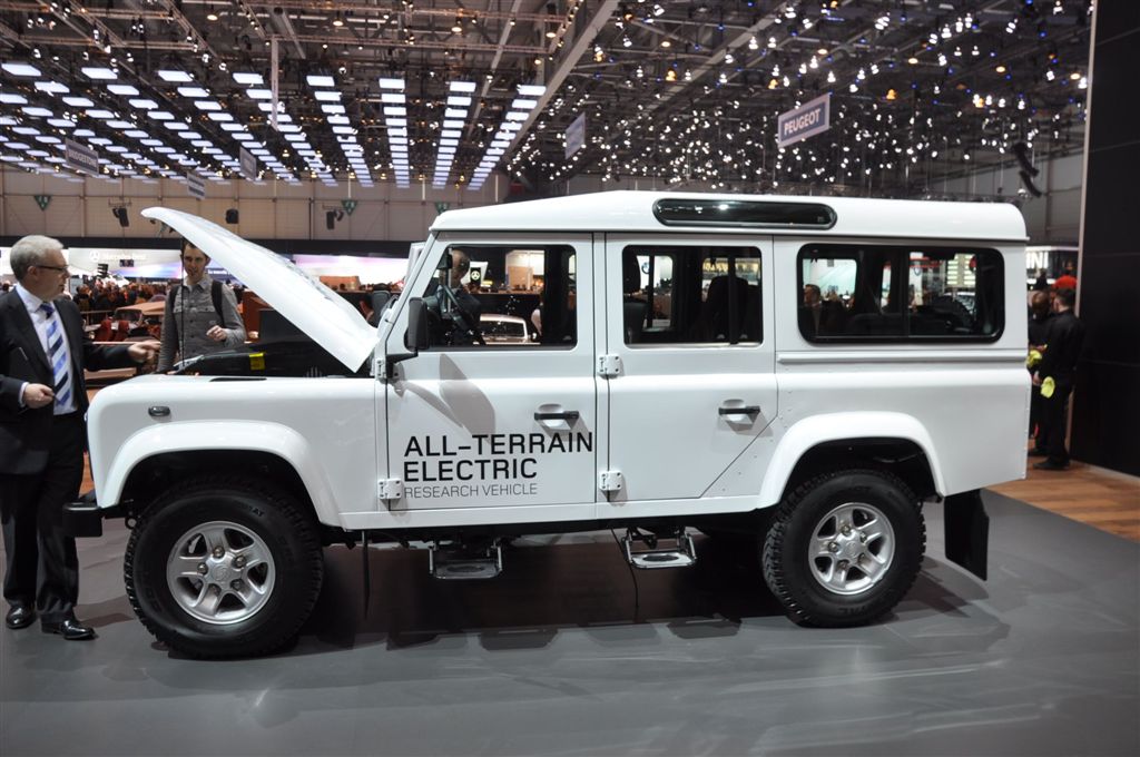  - Land Rover Defender Electric