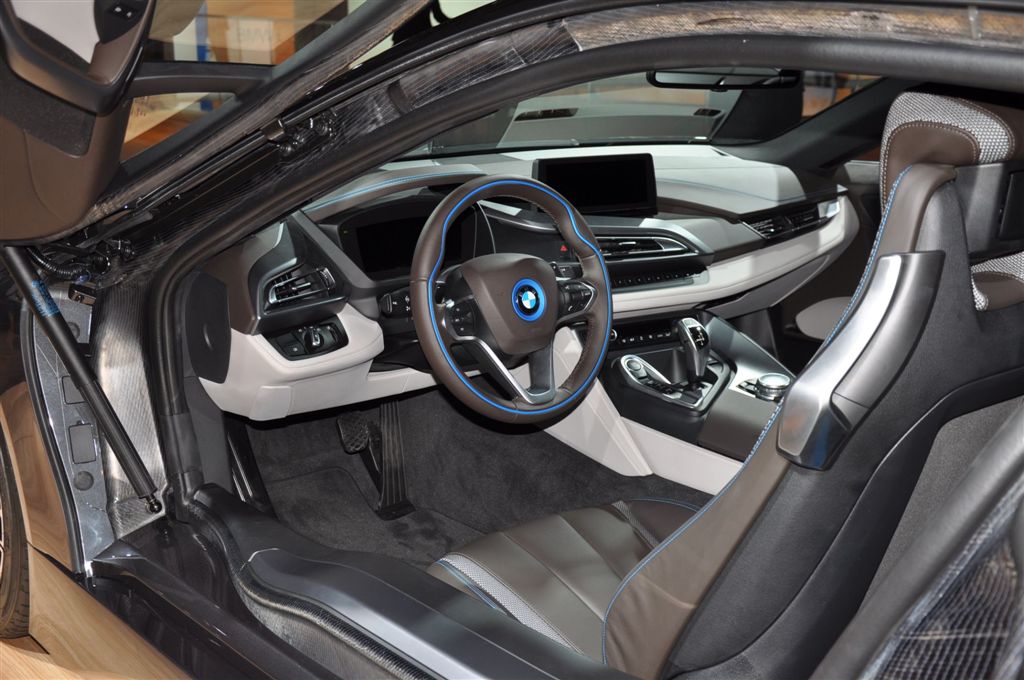  - BMW i8 de série