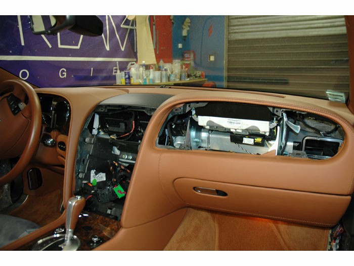  - Bentley Continental GT Hifimobile