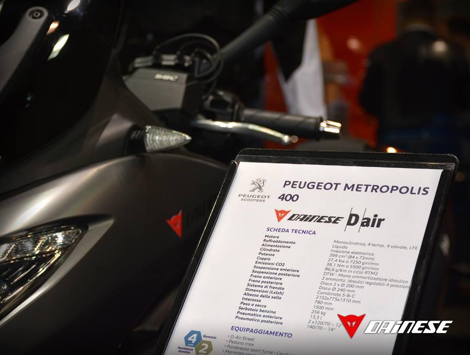  - Metropolis 400 D-Air : Dainese, partenaire de Peugeot Scooters