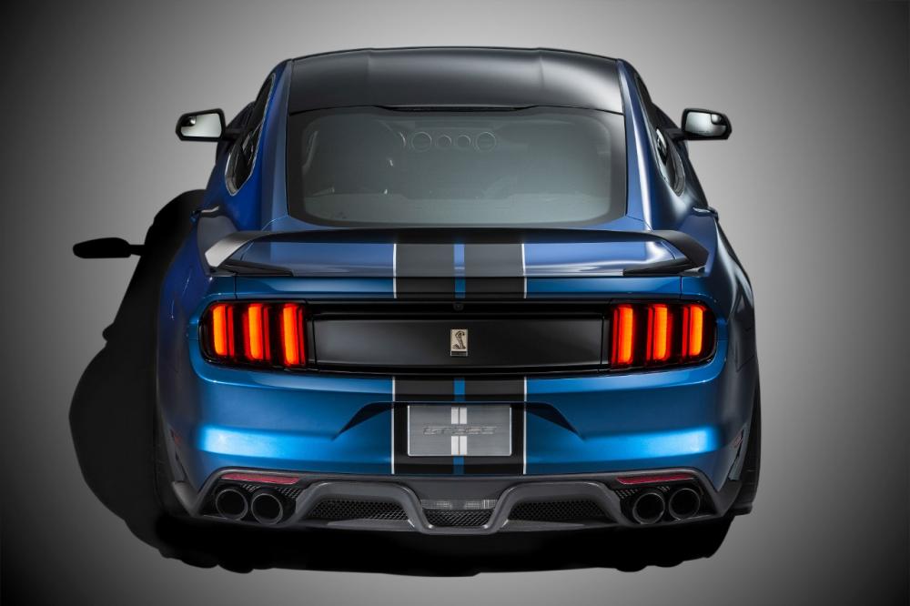  - Ford Mustang Shelby GT350R 2015 (officiel)