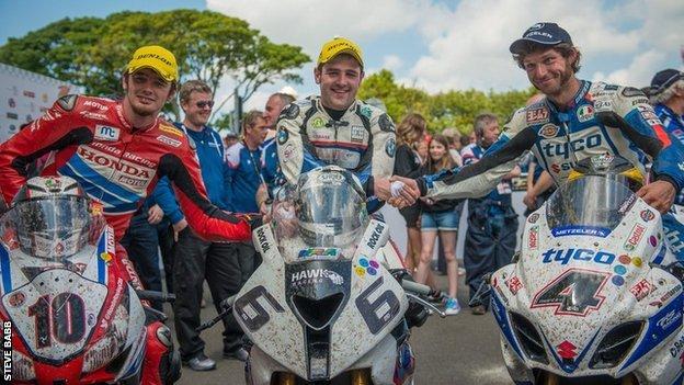 TT de l’Île de Man 2015 : Michael Dunlop choisit la Yamaha R1