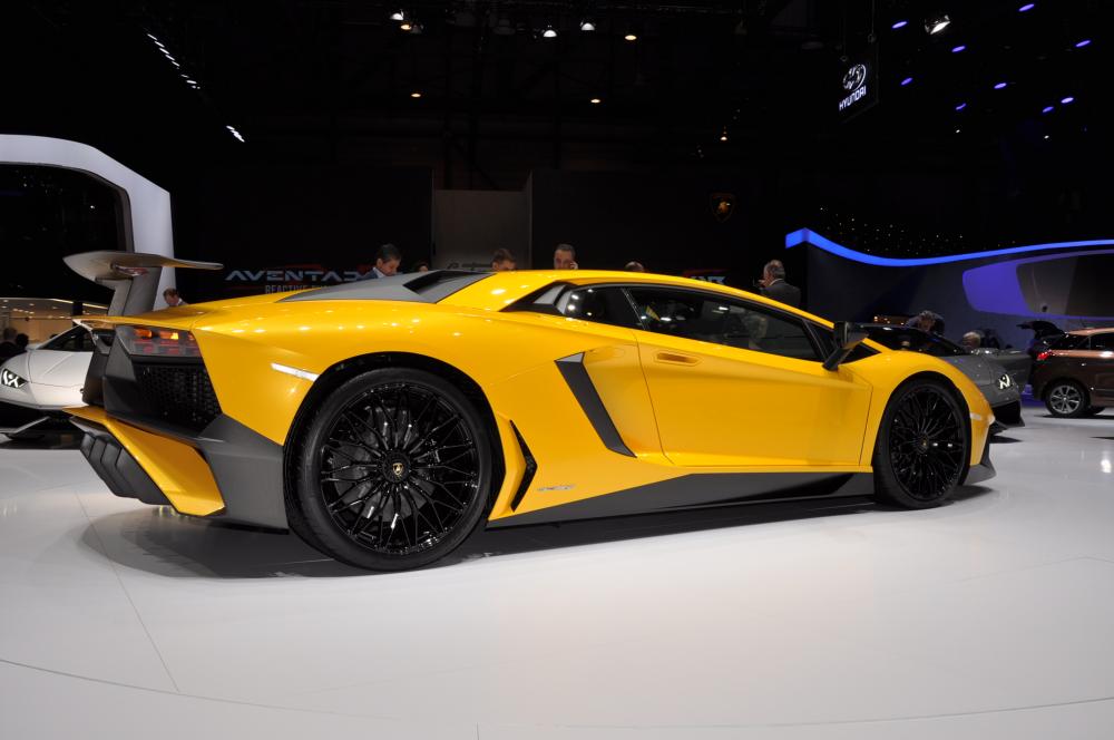  - Lamborghini Aventador SV