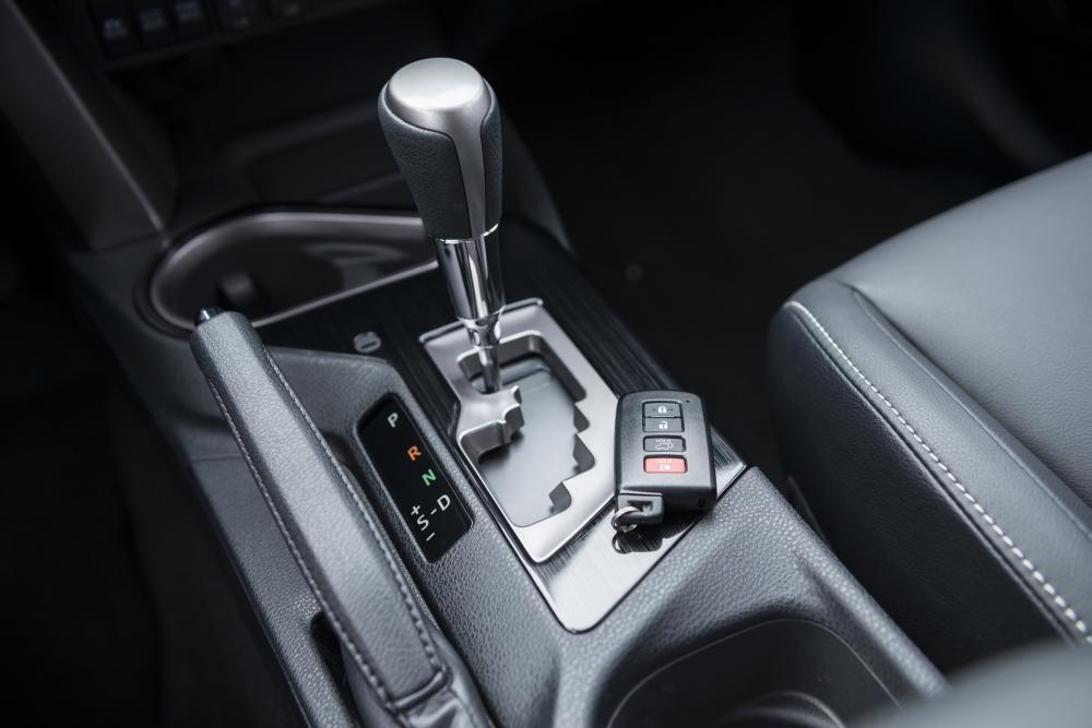  - Toyota RAV4 restylé 2015 (officiel)