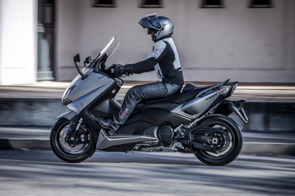  - Essai Yamaha T-max 530 2015