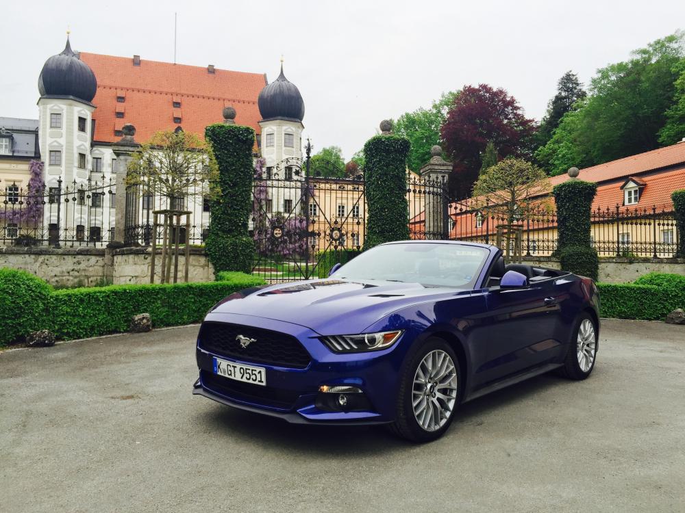  - Ford Mustang Convertible