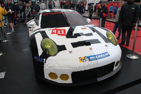 Une Porsche 911 en Lego