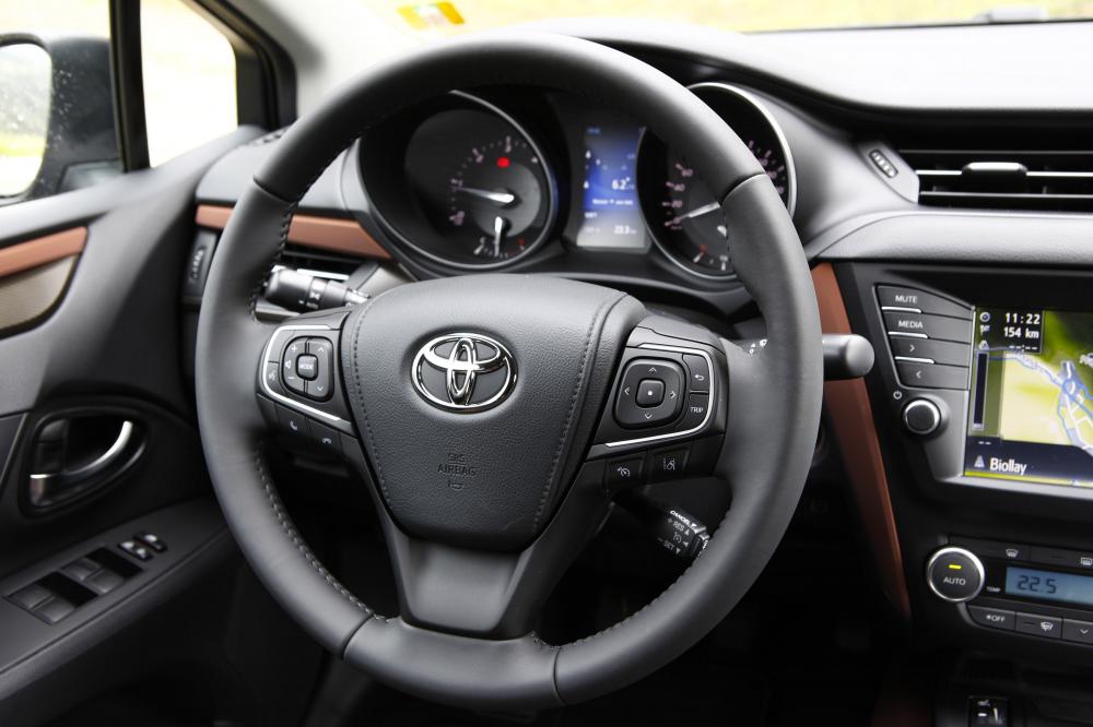  - Toyota Avensis Touring Sports 2015 (essai)