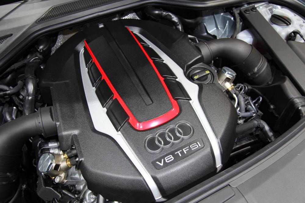  - Audi S8 plus