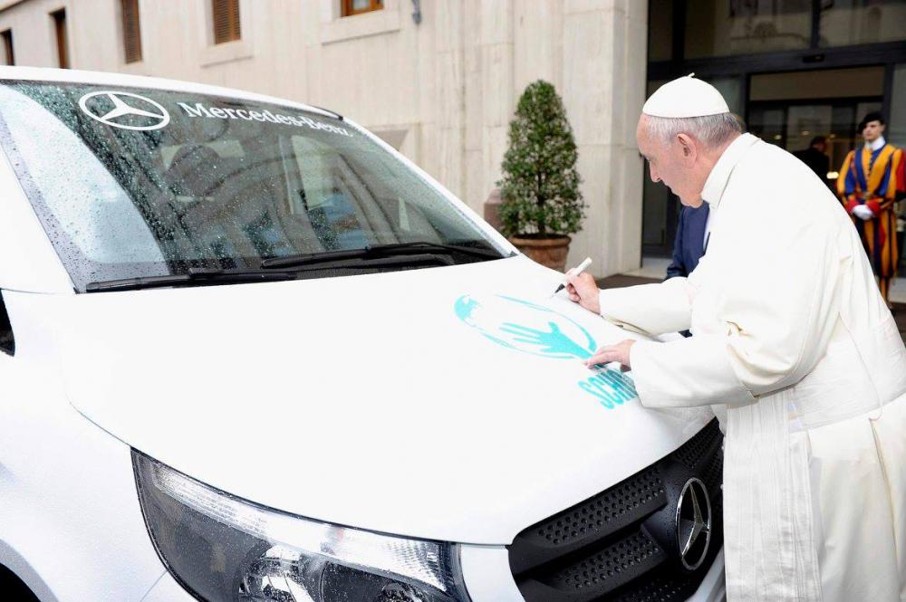 Un Mercedes Vito s'est fait bénir par le pape François