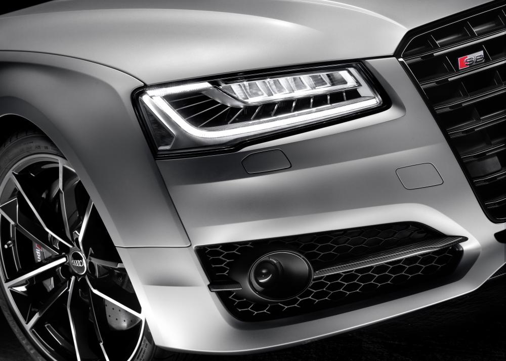  - Audi S8 Plus