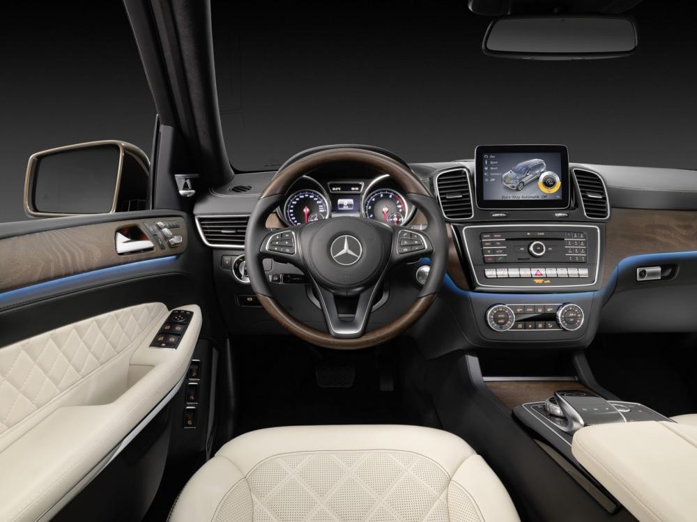  - Mercedes GLS 2015 (officiel)