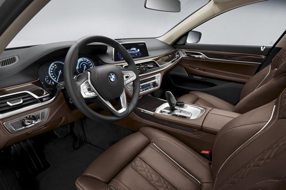  - BMW 740e iPerformance