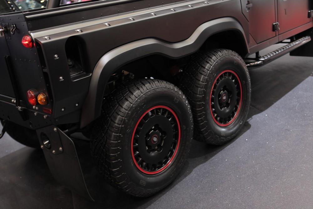  - Land Rover Defender Kahn Design