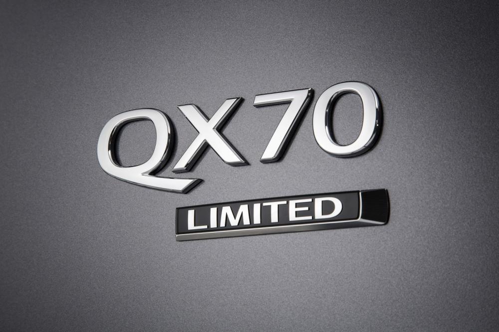 Infiniti QX70 Limited 2016 (officiel)
