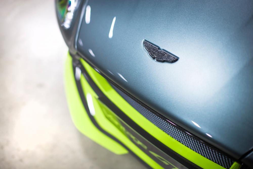 Aston Martin Vantage GT8 2016 (officiel)