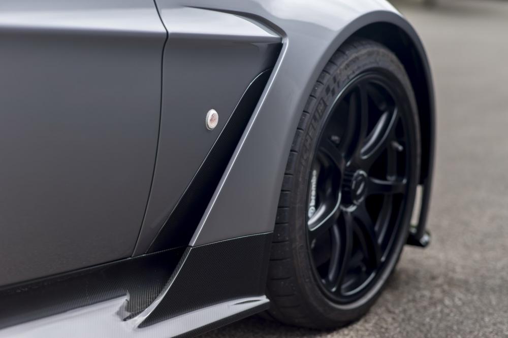  - Aston Martin Vantage GT12 Roadster