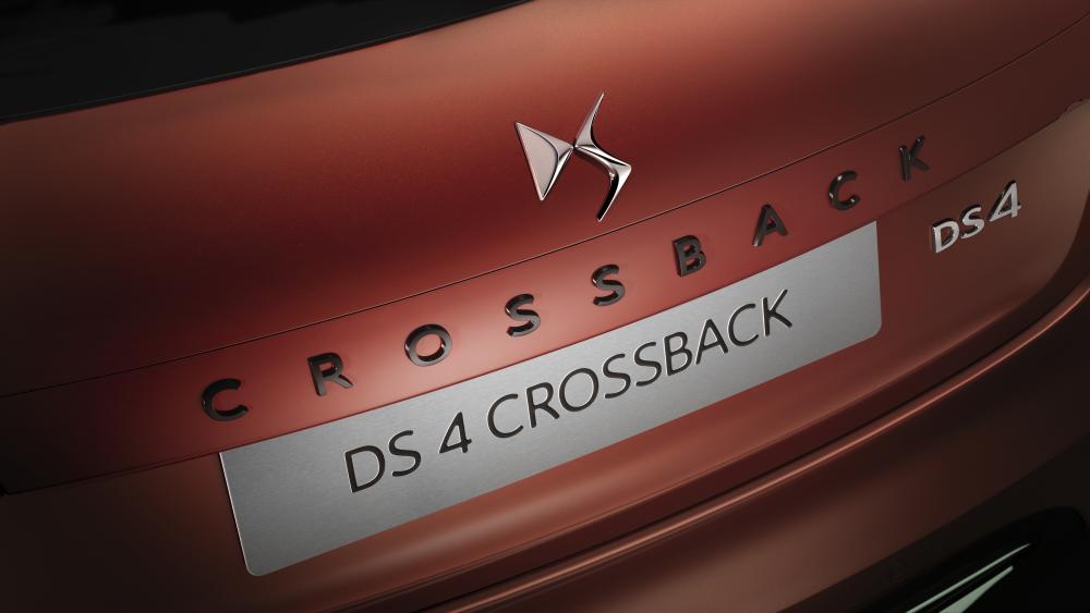  - DS 4 Crossback Terre Rouge 2016 (officiel)