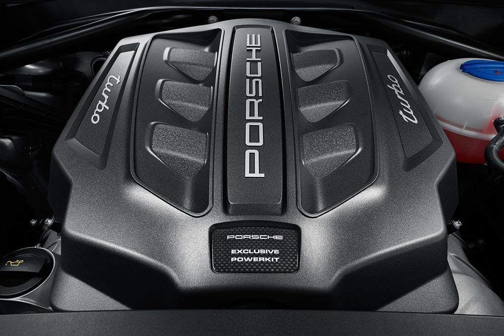  - Porsche Macan Turbo Performance Package 2016 (officiel)