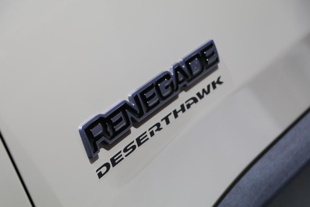  - Jeep Renegade Desert Hawk